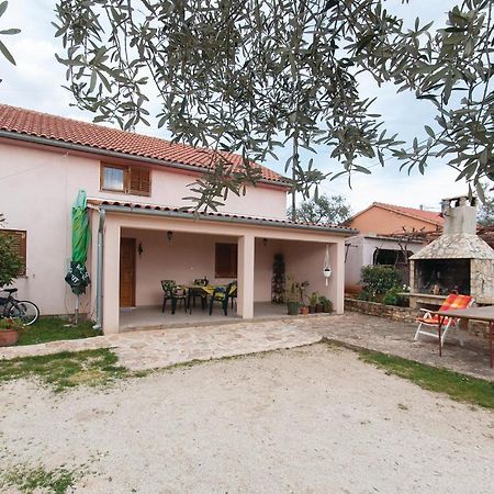 Stunning apartment in Rovinj with 2 Bedrooms&WiFi Buitenkant foto