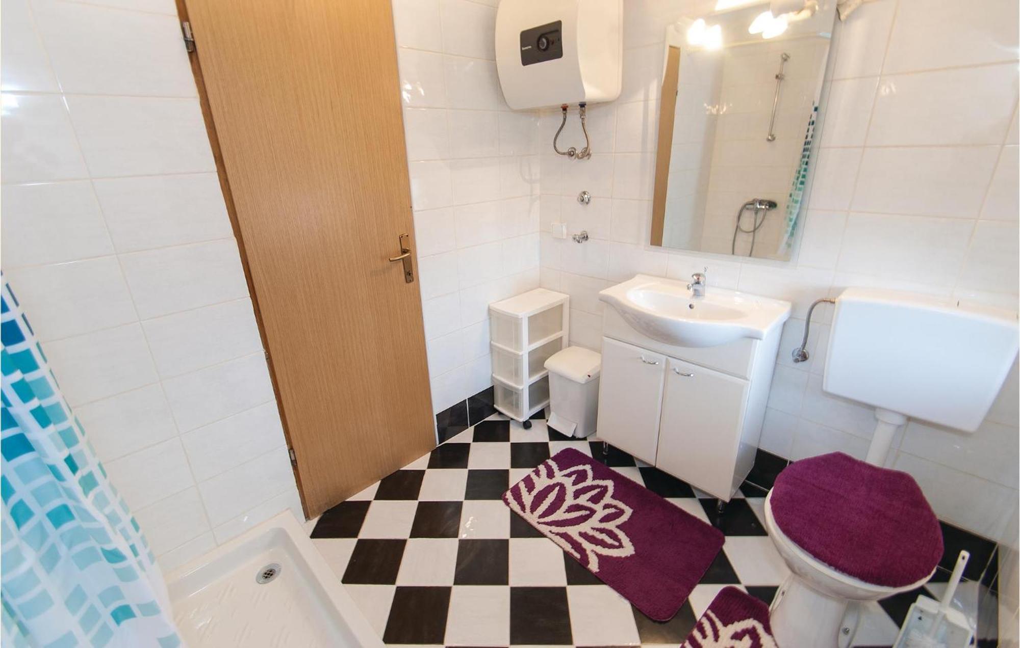 Stunning apartment in Rovinj with 2 Bedrooms&WiFi Buitenkant foto
