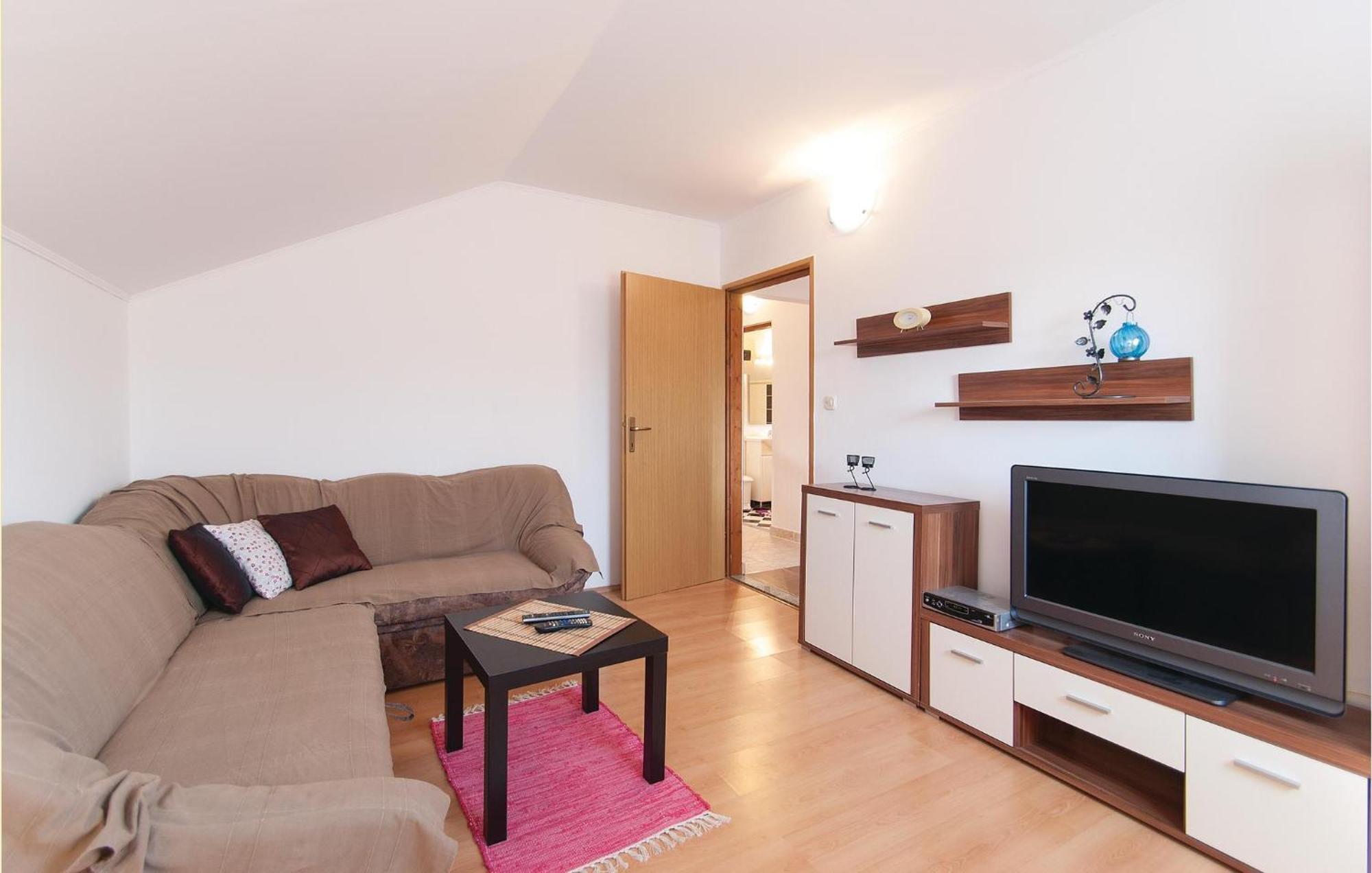 Stunning apartment in Rovinj with 2 Bedrooms&WiFi Buitenkant foto