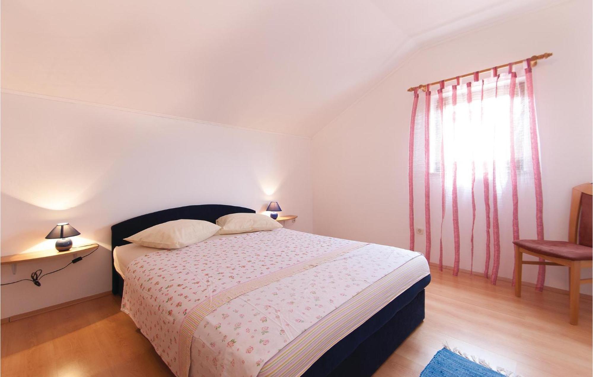 Stunning apartment in Rovinj with 2 Bedrooms&WiFi Buitenkant foto