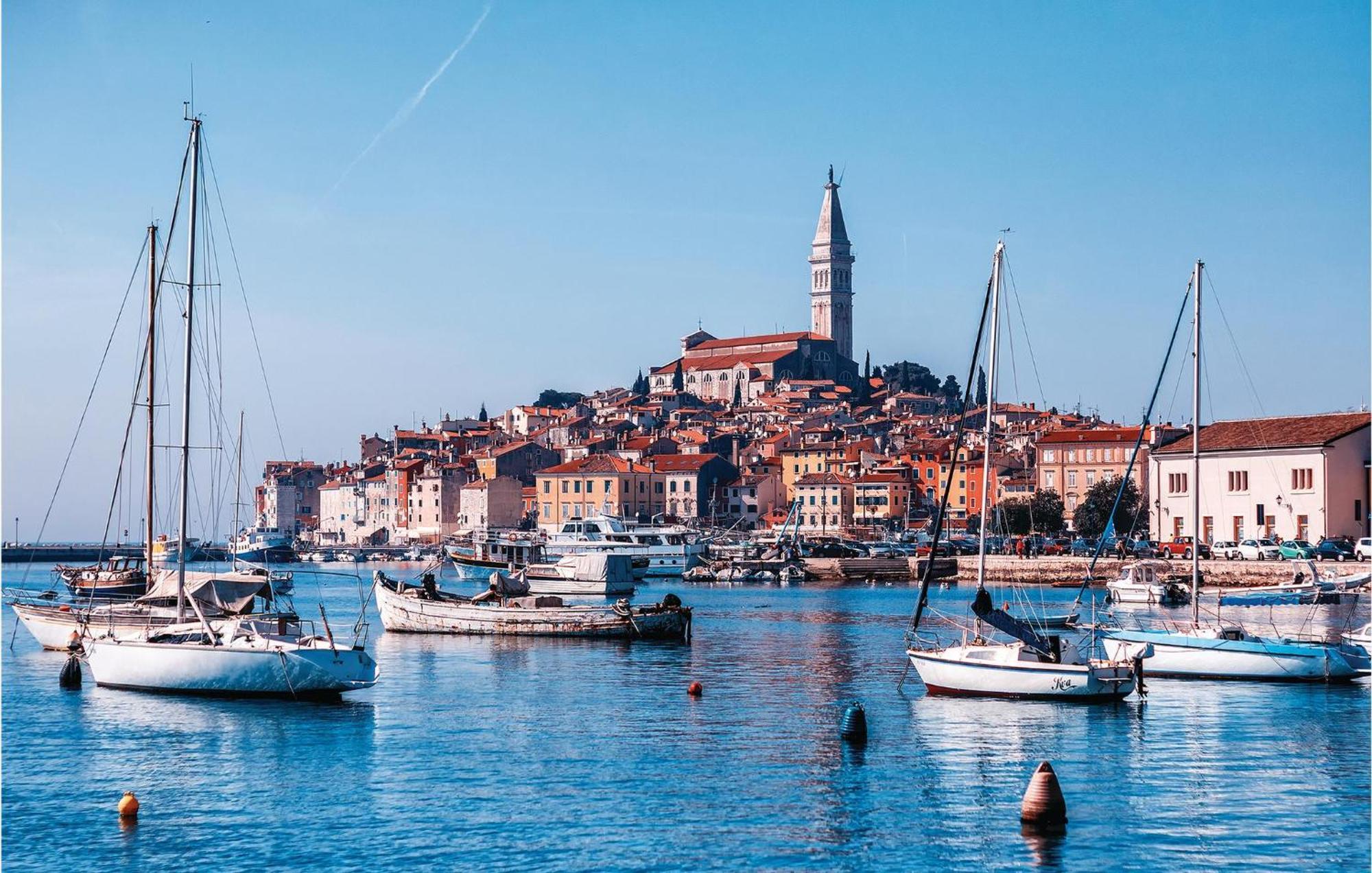 Stunning apartment in Rovinj with 2 Bedrooms&WiFi Buitenkant foto