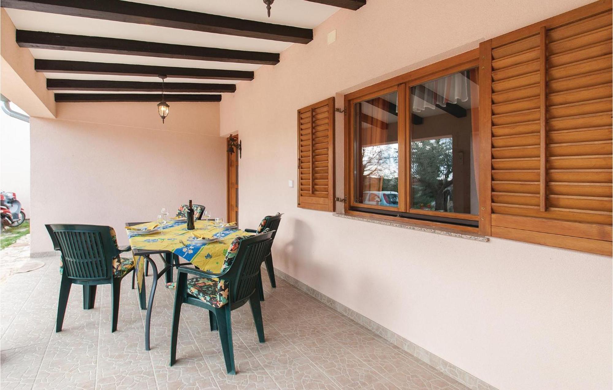 Stunning apartment in Rovinj with 2 Bedrooms&WiFi Buitenkant foto