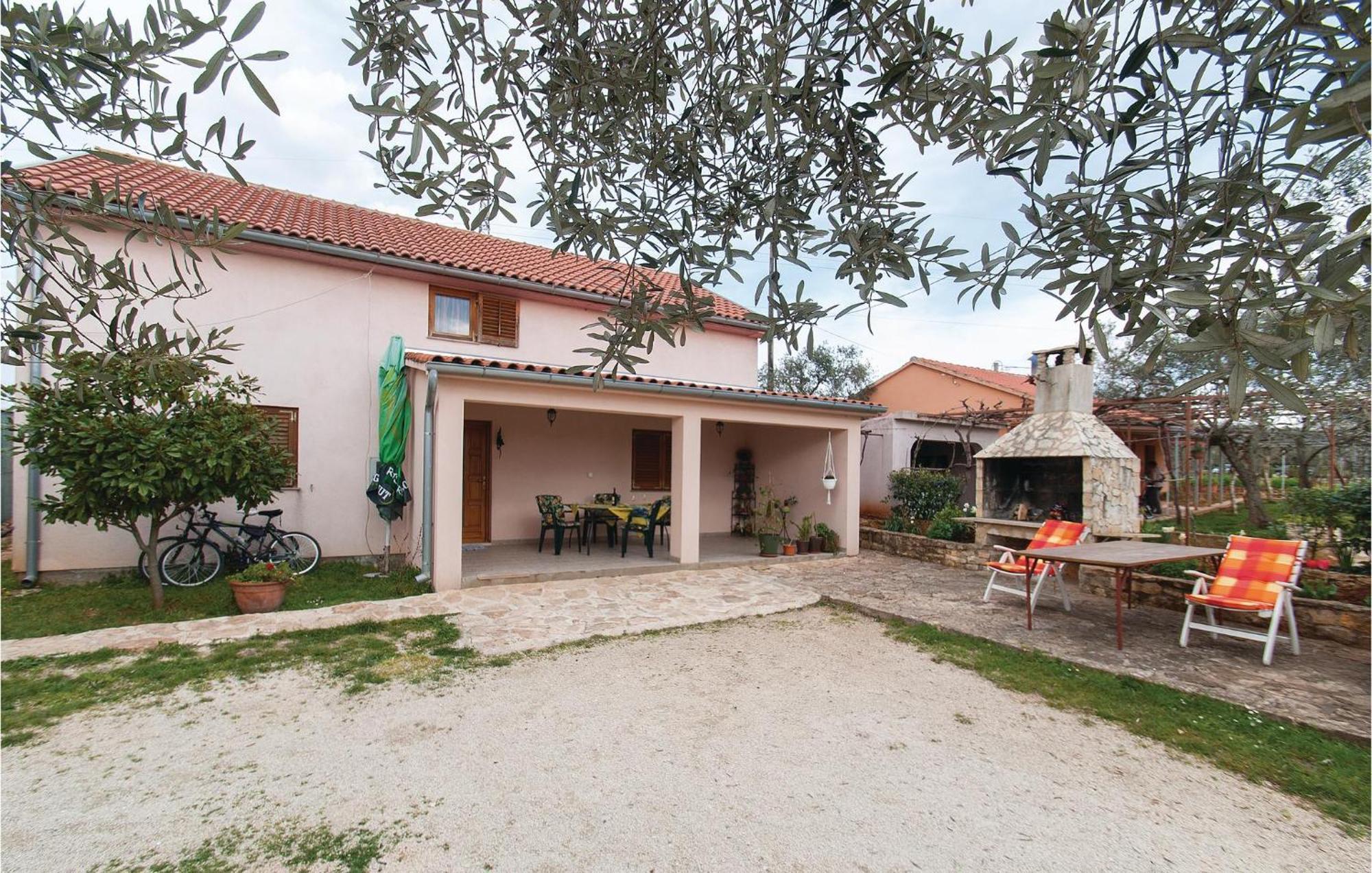 Stunning apartment in Rovinj with 2 Bedrooms&WiFi Buitenkant foto
