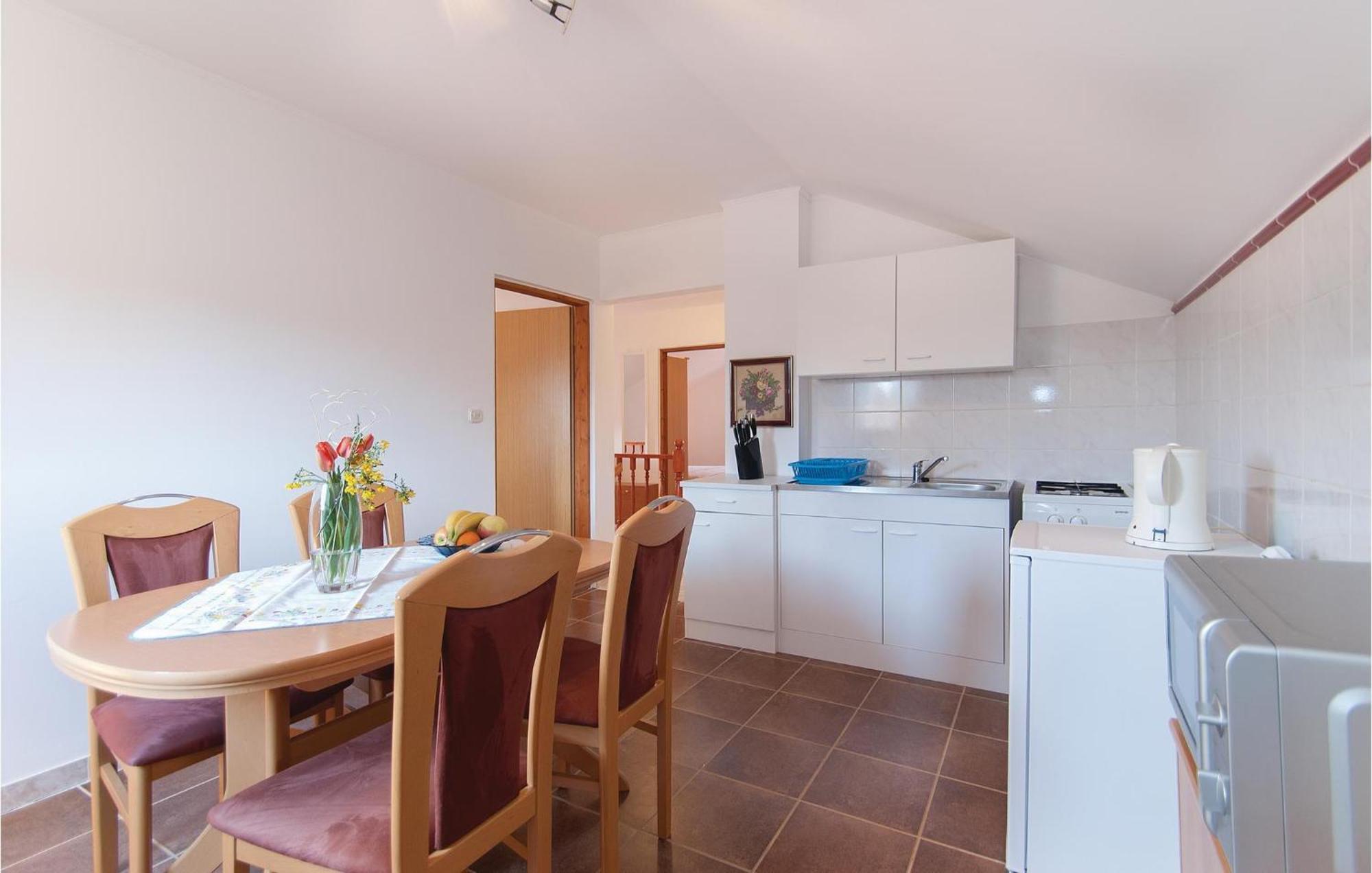 Stunning apartment in Rovinj with 2 Bedrooms&WiFi Buitenkant foto